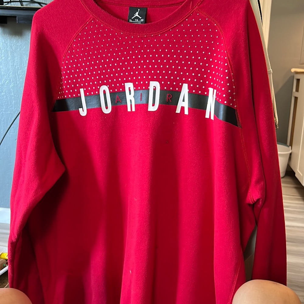 Red men’s Jordan sweater L